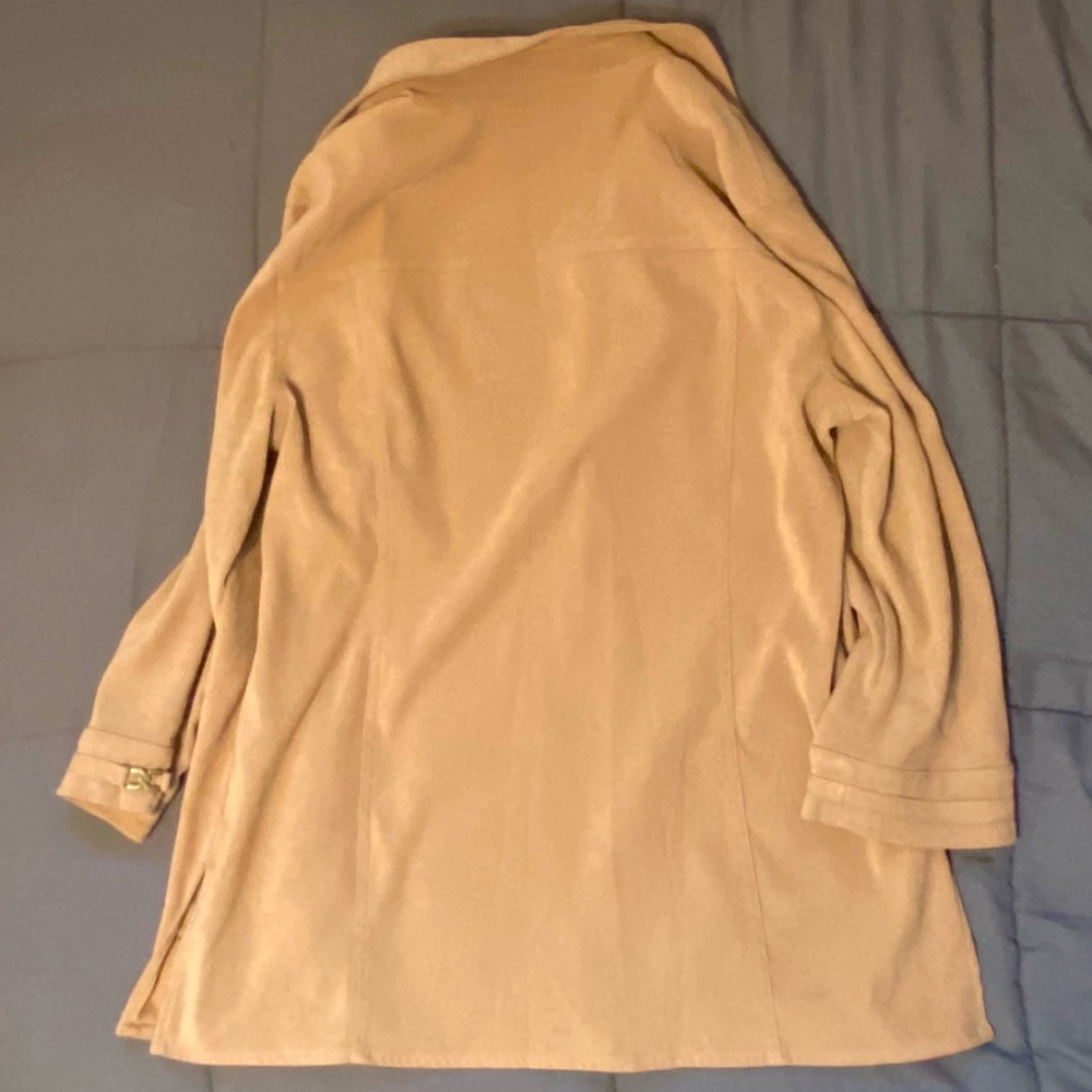 Lightweight Jacket - Picture 3 of 8